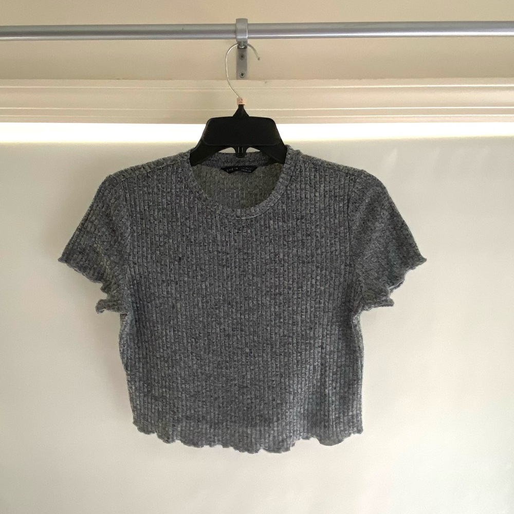 Gray Ribbed Lettuce-Edge Cropped Tee